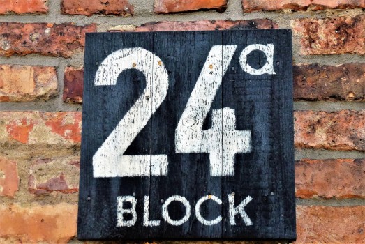 Multigeneračná trauma preživších Holokaustu a jej odraz v dnešnom Toronte